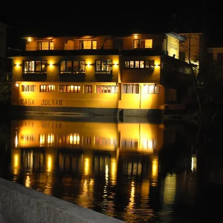 فندق Casa Julian 2*